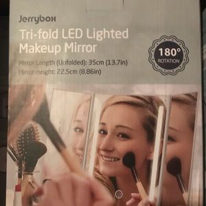 Jerrybox trifold LED Lighted makeup mirror